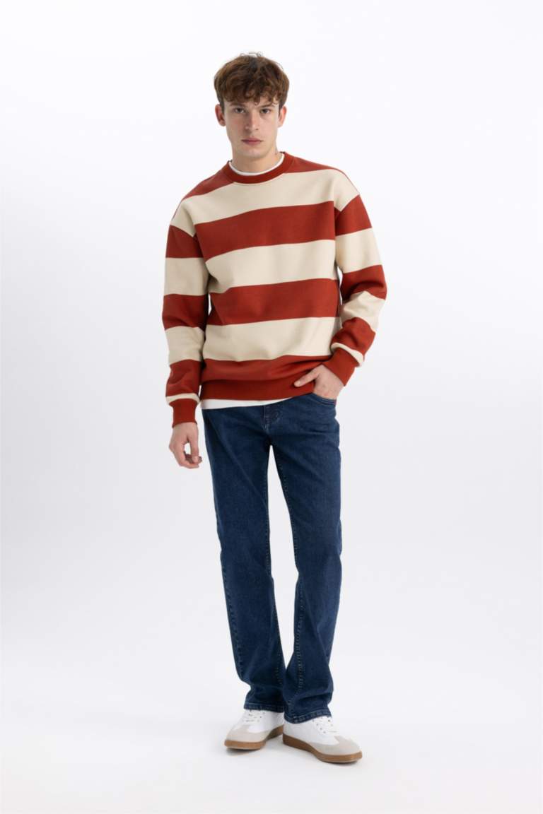 سويت شيرت أوفر سايز مطبوع بياخة مستديرة