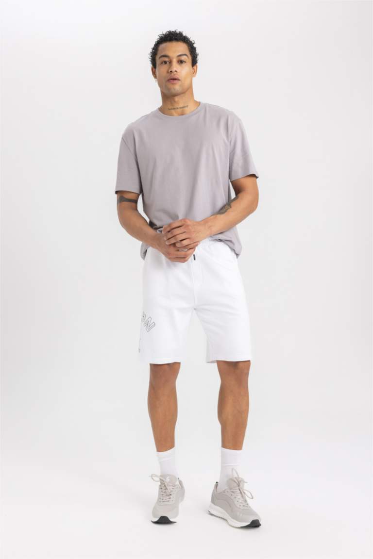 Standard Fit Thin Sweatshirt Fabric Short Leg Shorts