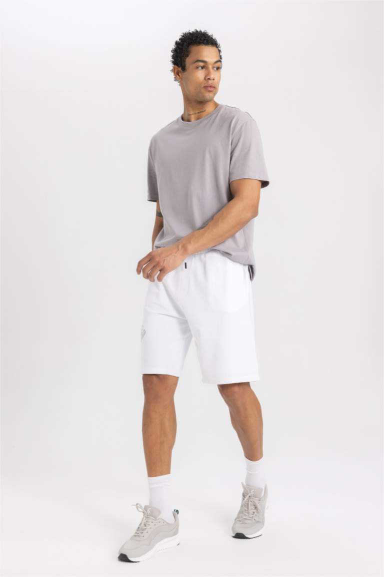 Standard Fit Thin Sweatshirt Fabric Short Leg Shorts