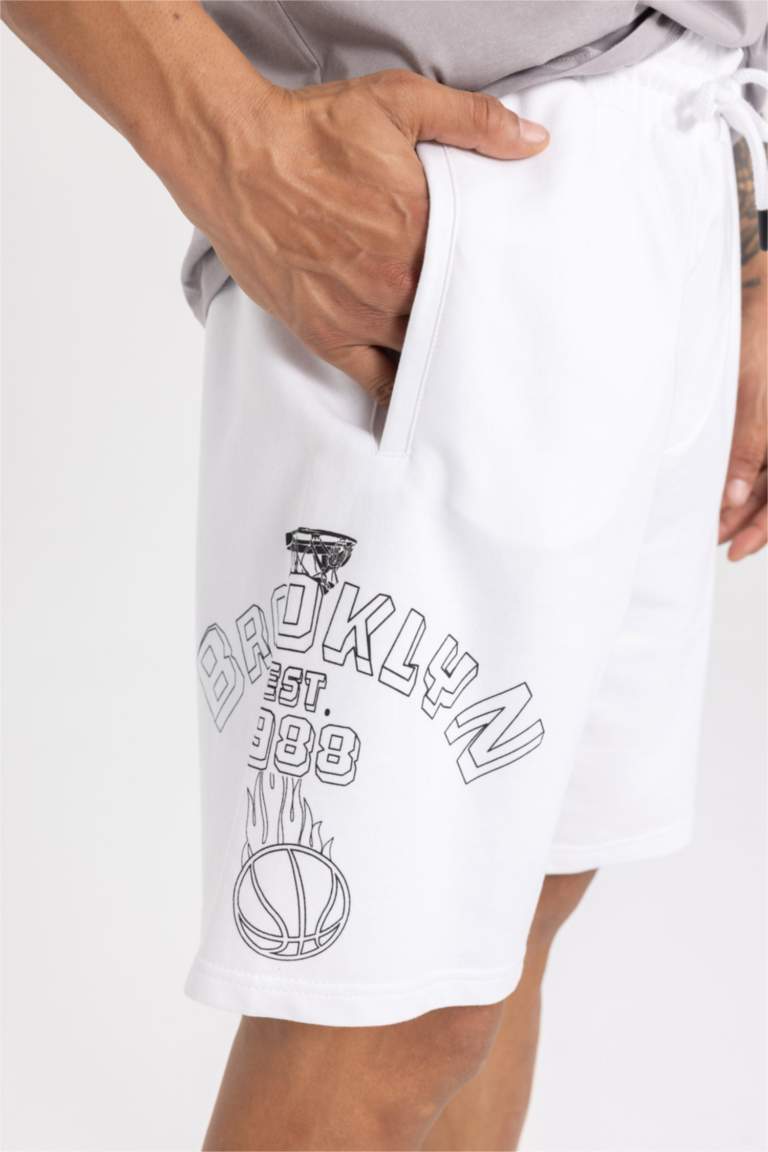 Standard Fit Thin Sweatshirt Fabric Short Leg Shorts