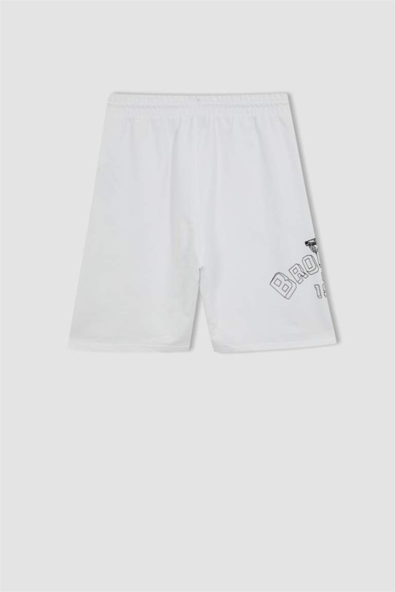 Standard Fit Thin Sweatshirt Fabric Short Leg Shorts