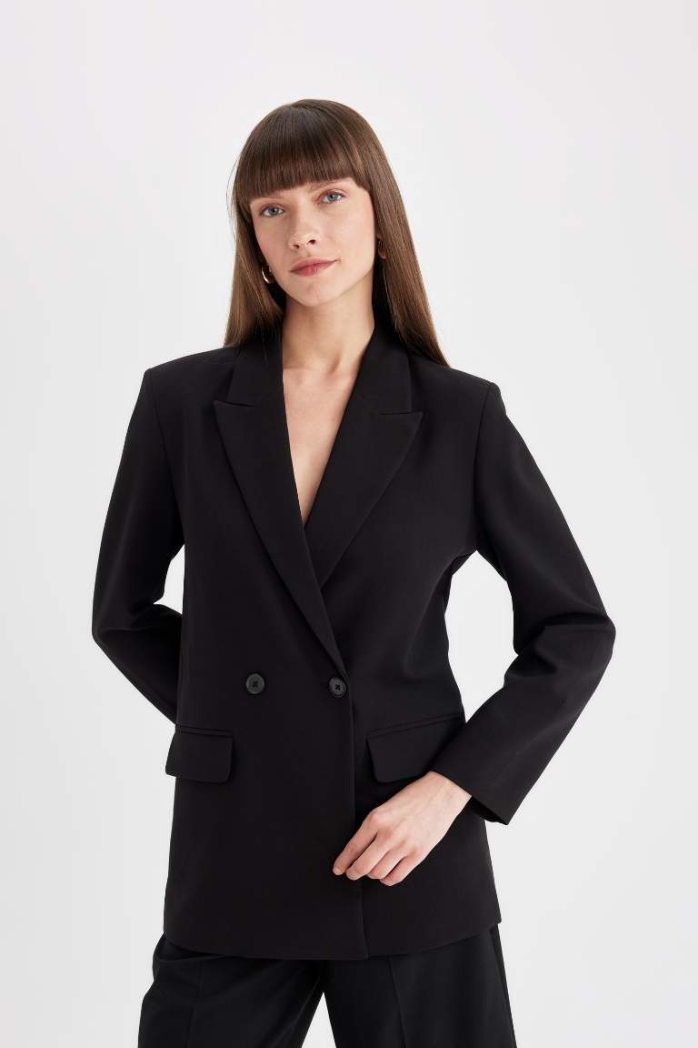 	Oversize Geniş Kalıp Kruvaze Yaka Düğmeli Blazer Ceket