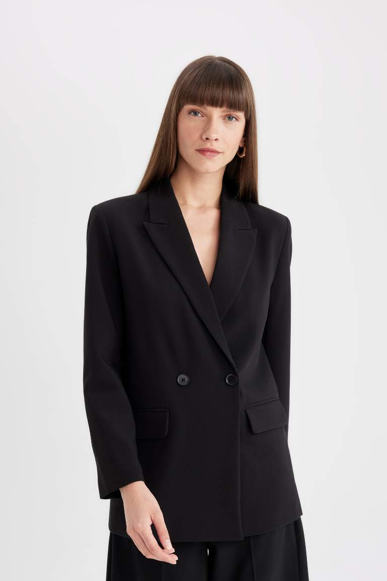 	Oversize Geniş Kalıp Kruvaze Yaka Düğmeli Blazer Ceket
