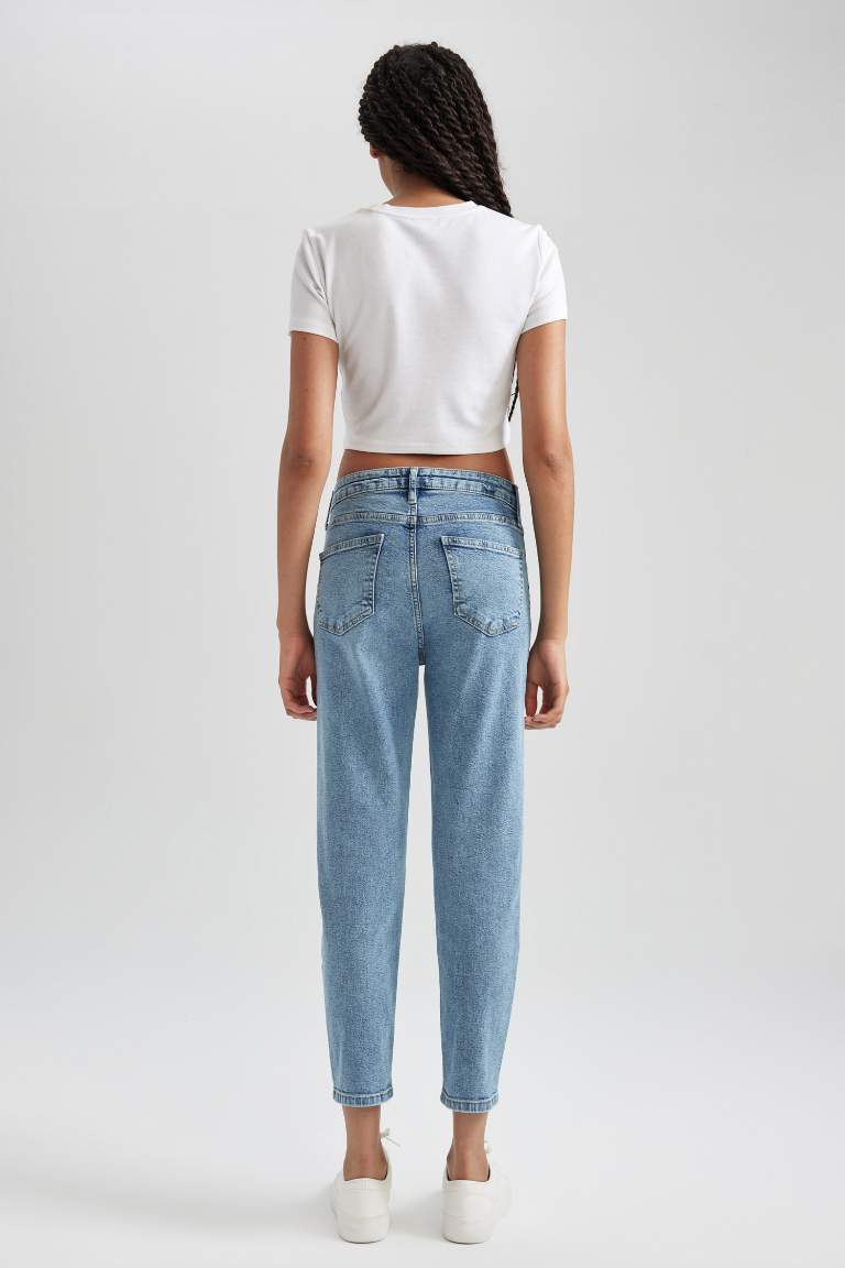 Lina Comfort Mom Fit Yüksek Rahat Kalıp Hafif Dar Paça Bel Bilek Boy Jean Pantolon