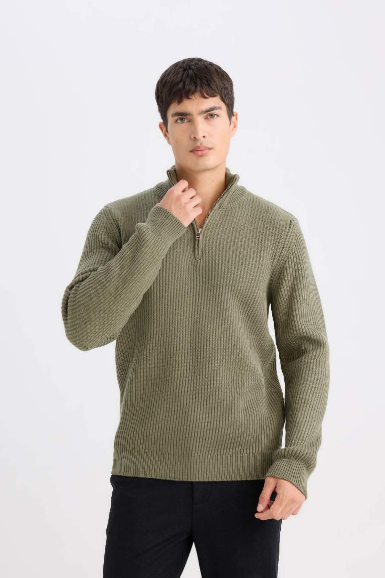 Standard Fit Turtleneck Knitwear Pullover