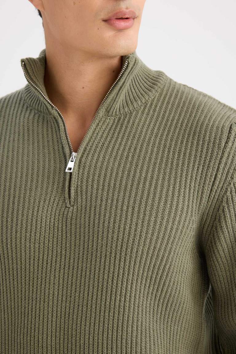 Standard Fit Turtleneck Knitwear Pullover