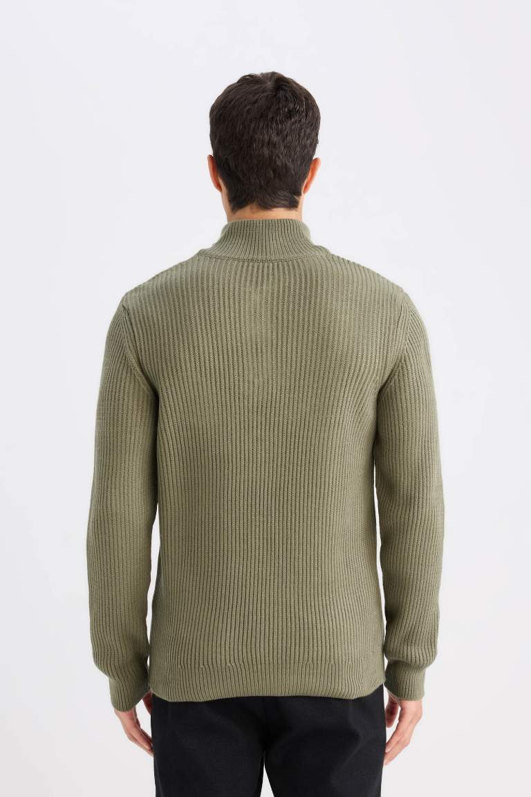 Standard Fit Turtleneck Knitwear Pullover