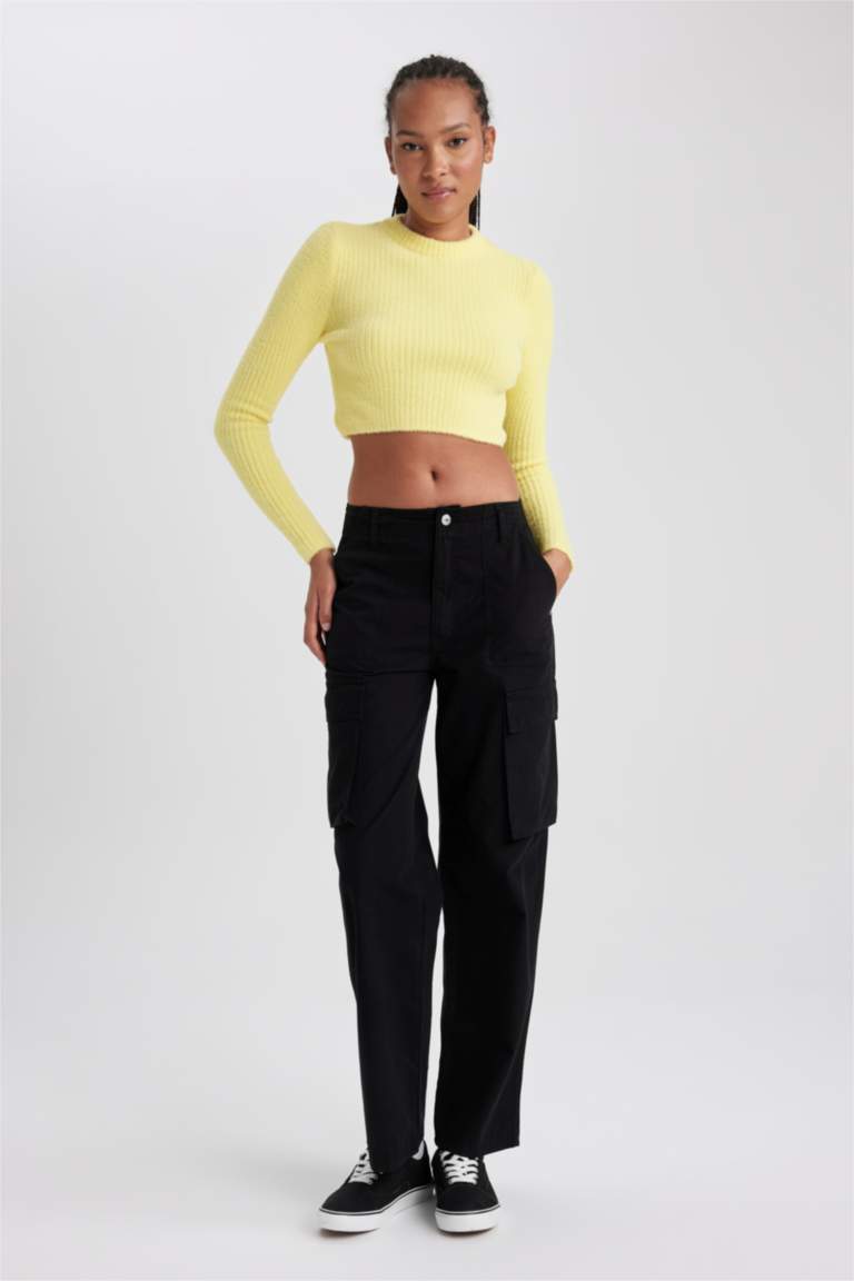 Black WOMEN With Cargo Pocket Gabardine Pants 2904494 DeFacto