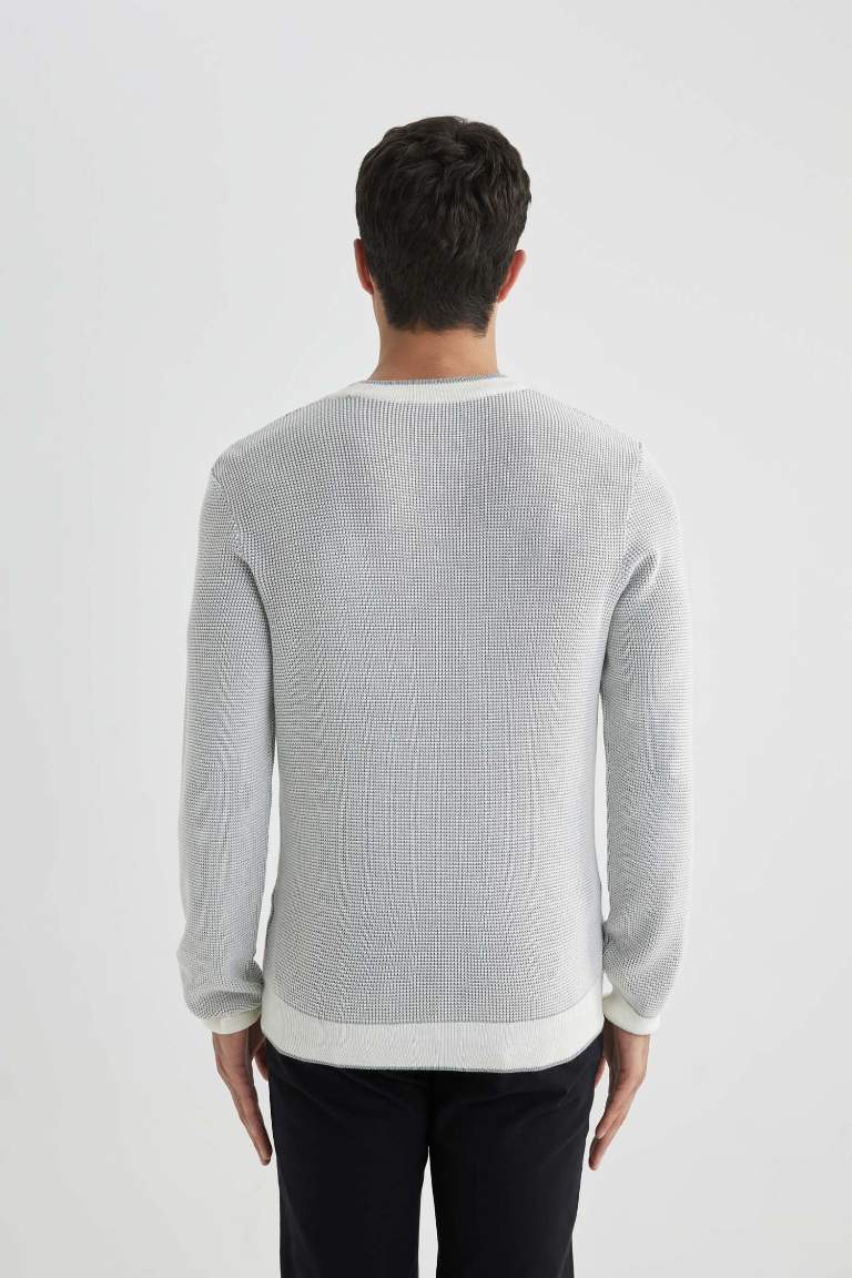 Standard Fit Crew Neck Knitted Pullover