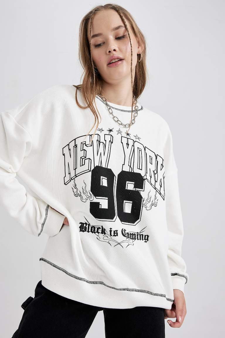 Beyaz Kadın Coool Oversize Fit Bisiklet Yaka Kalın Sweatshirt 2890990 ...