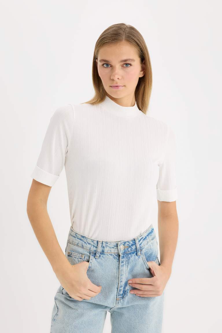 Regular Fit Half Turtleneck Camisole Short Sleeve T-Shirt