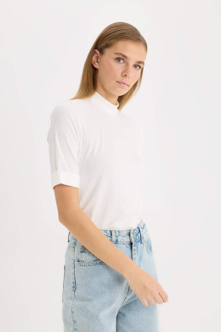 Regular Fit Half Turtleneck Camisole Short Sleeve T-Shirt