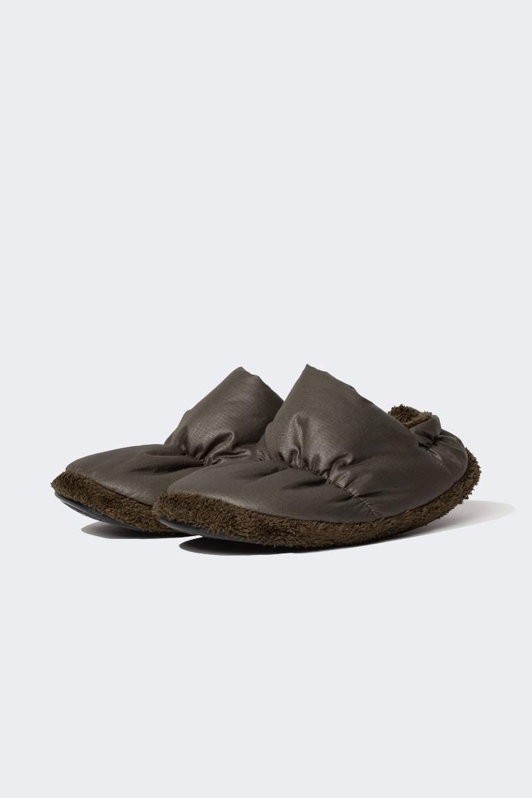 Man Flat Sole Slipper