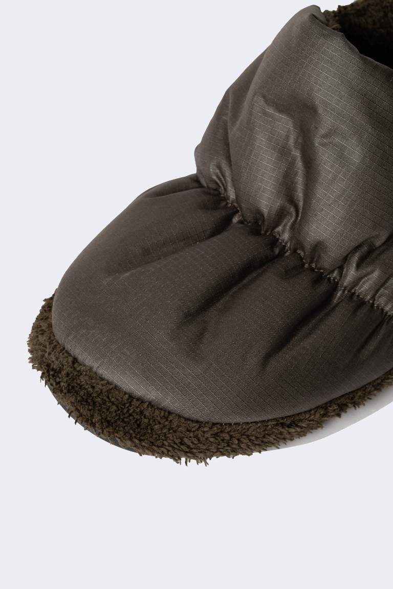 Man Flat Sole Slipper