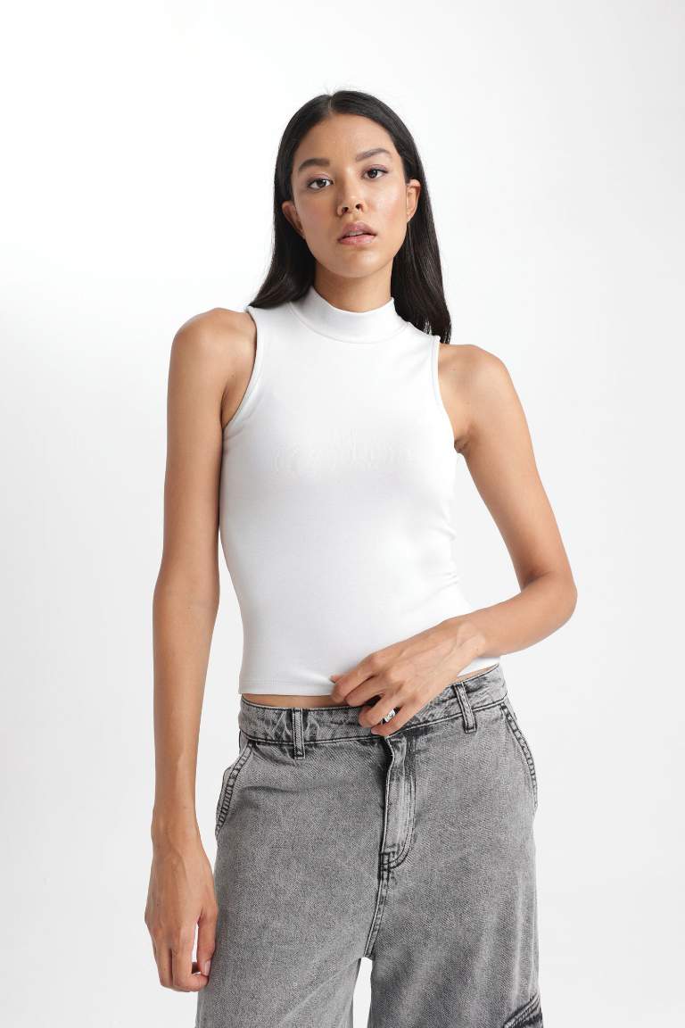 Slim Fit Dar Kesim Yarım Balıkçı Yaka Atlet