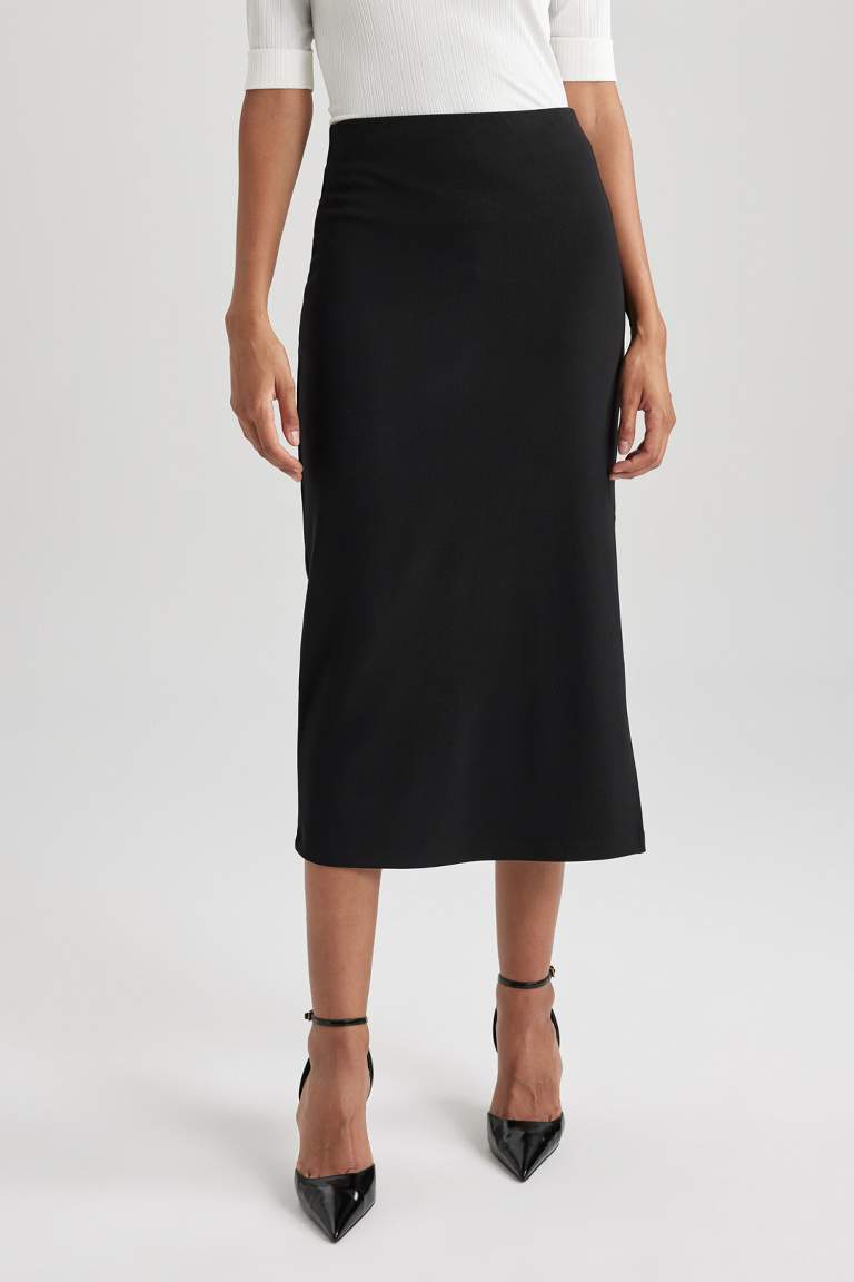 Black WOMAN Pencil Skirt Normal Waist Midi Knitted Skirt 2989215 | DeFacto