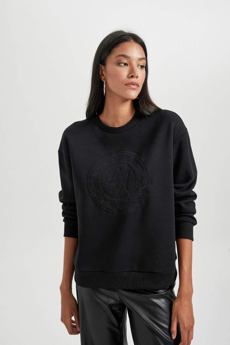 Black WOMAN Relax Fit Crew Neck Printed Black Thick Sweatshirt 2955282 ...