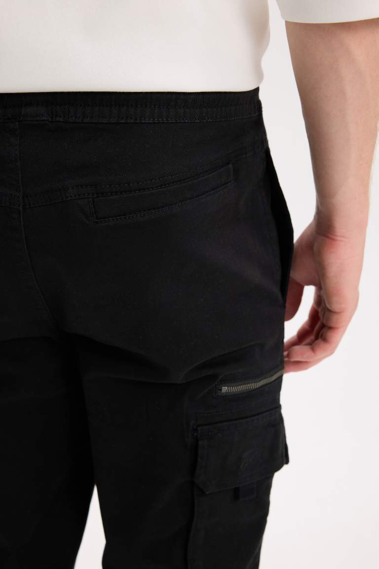 Pantalon cargo en gabardine avec poches Coupe régulière