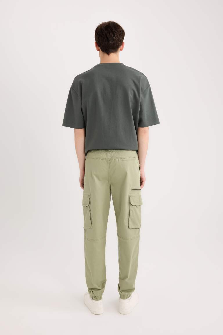 Pantalon jogging cargo en gabardine avec poches