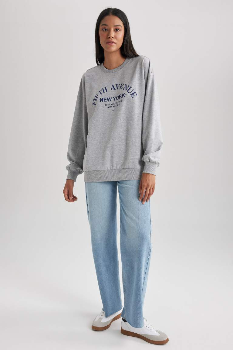 Oversize Fit Long Sleeve Sweatshirt