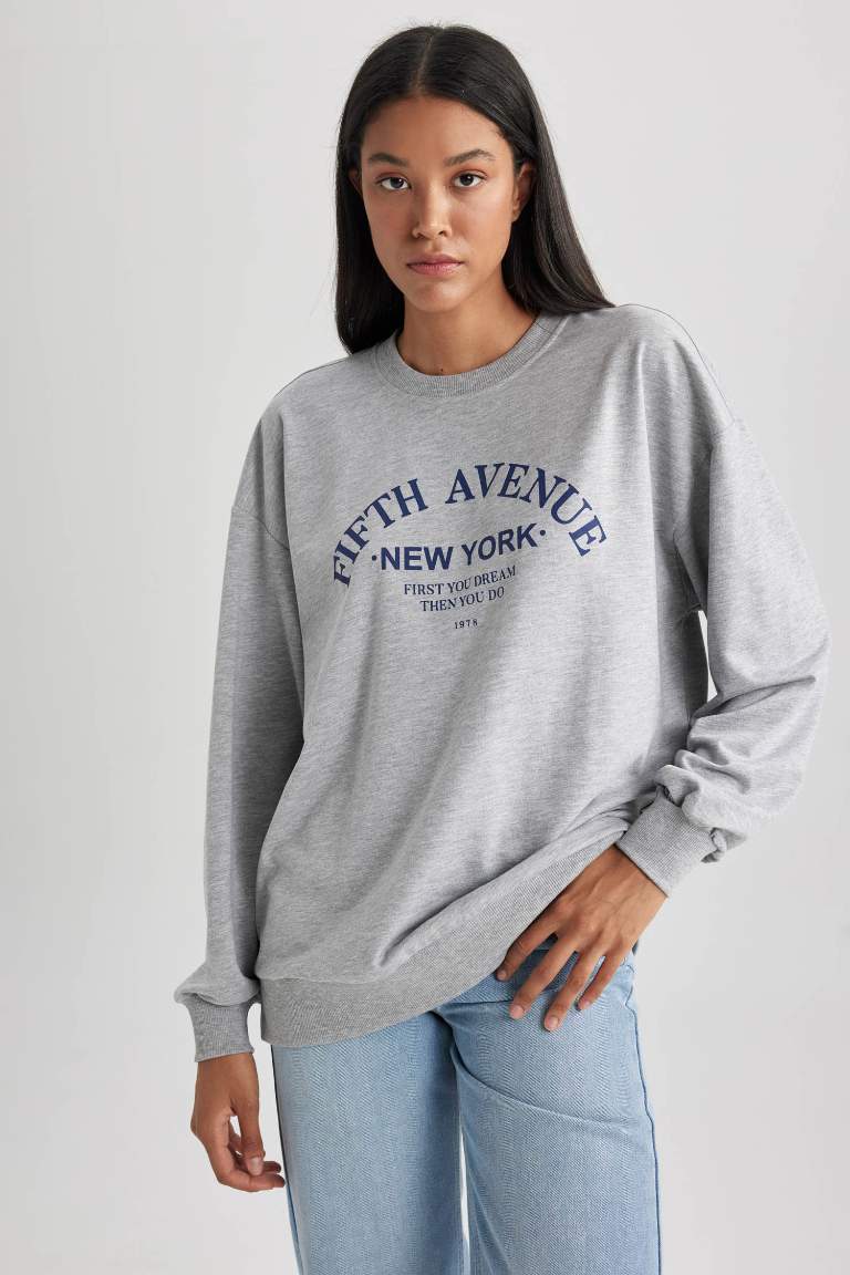 Oversize Fit Long Sleeve Sweatshirt