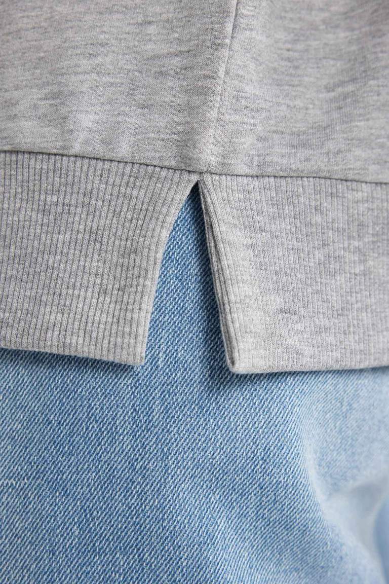 Oversize Fit Long Sleeve Sweatshirt