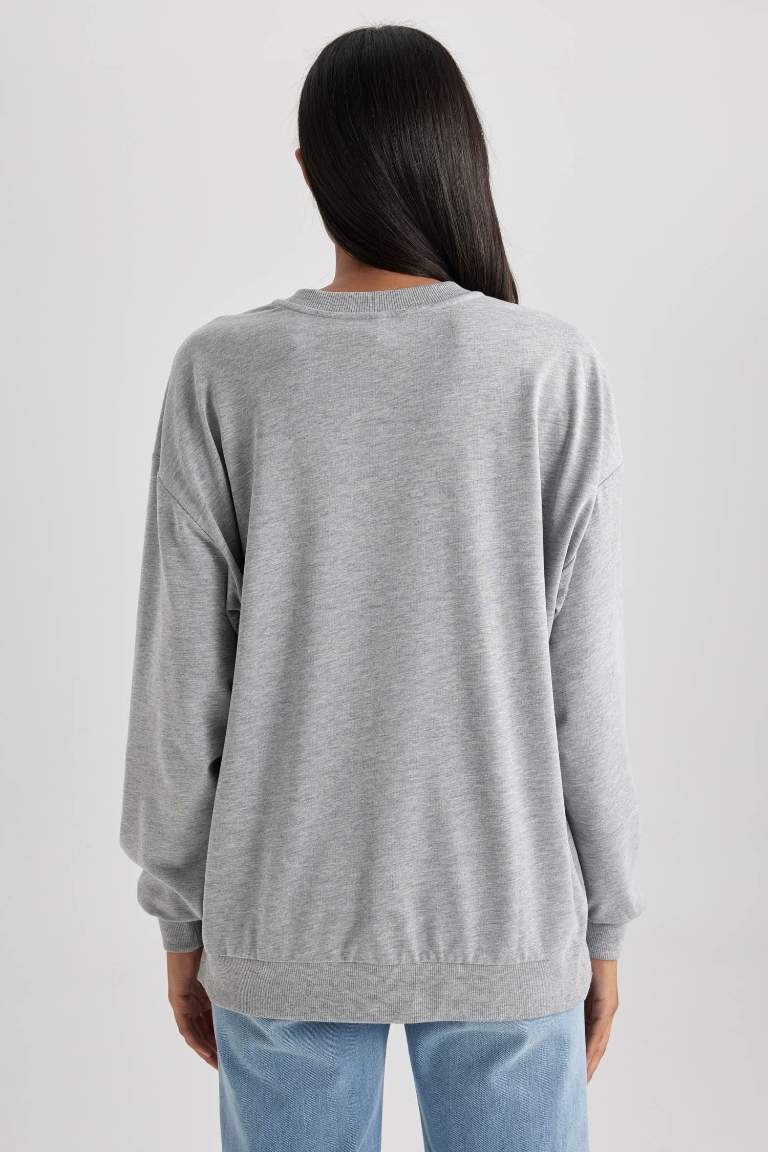 Oversize Fit Long Sleeve Sweatshirt