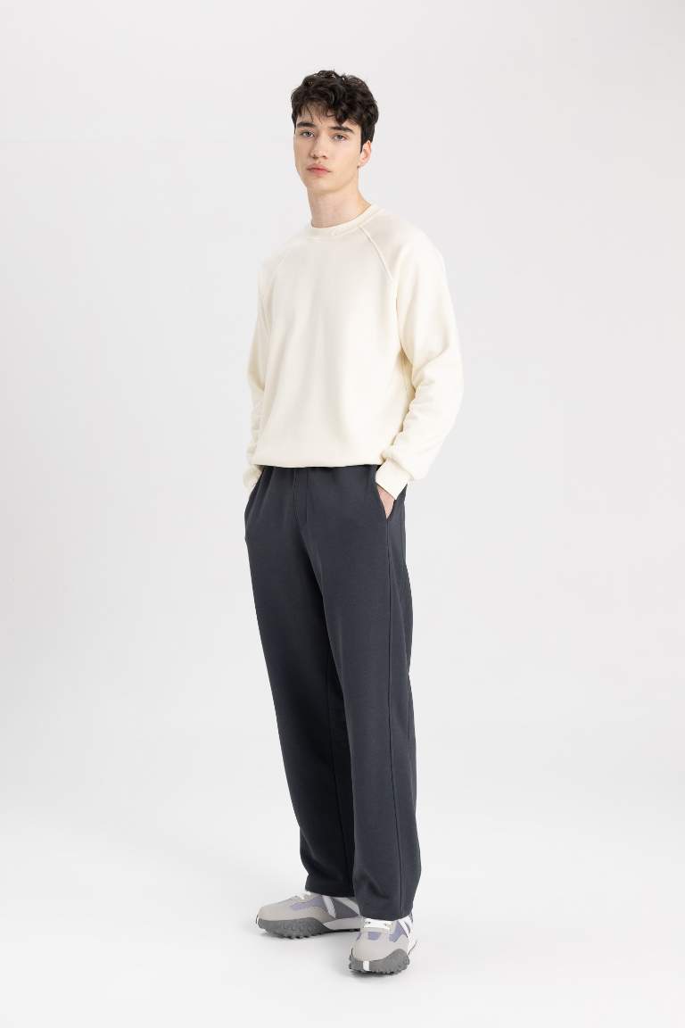 Oversize Fit Pocketed Straight Leg Sweatpants