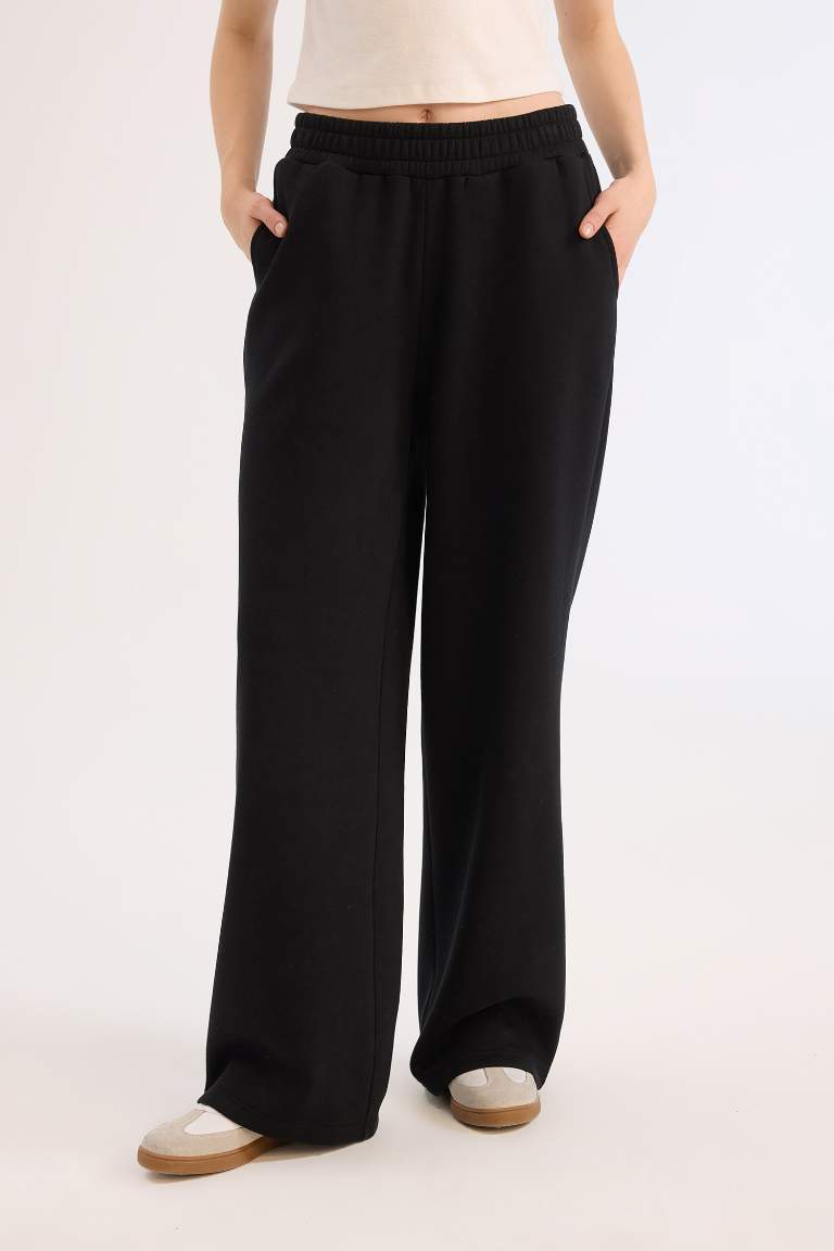 Elastic Waist Wide Leg Sweatpants