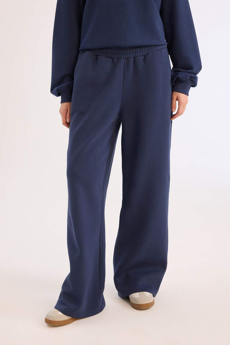 Elastic Waist Wide Leg Sweatpants