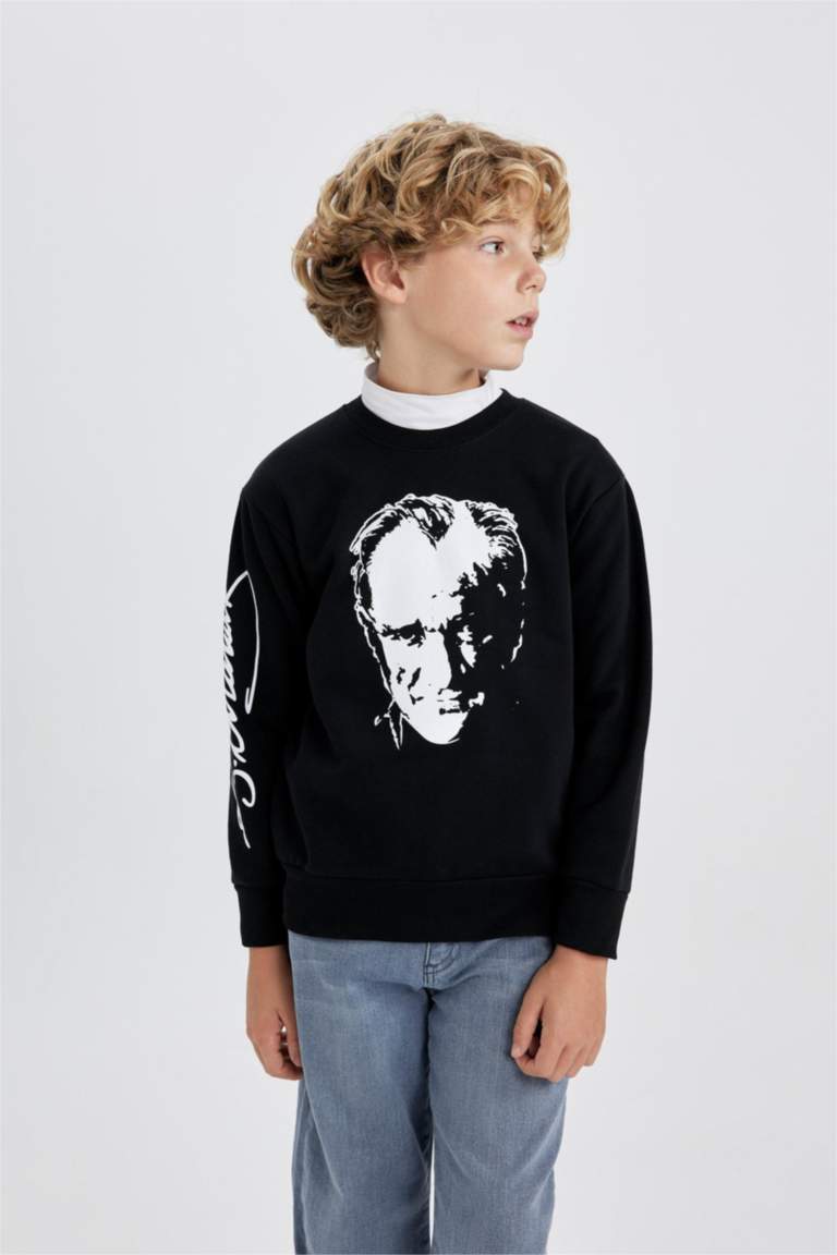 Erkek Çocuk Siyah Bisiklet Yaka Atatürk Baskılı Sweatshirt