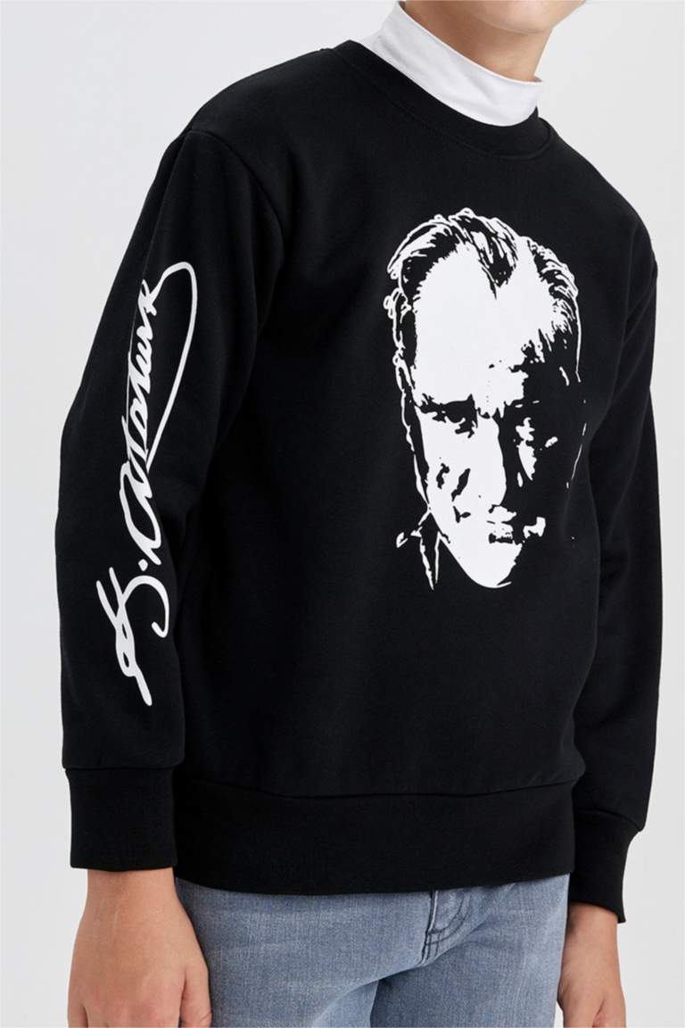 Erkek Çocuk Siyah Bisiklet Yaka Atatürk Baskılı Sweatshirt
