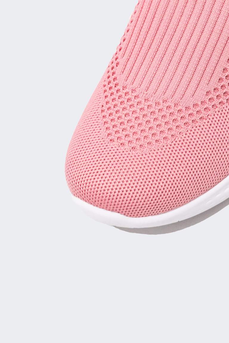 Women Flat Sole Slip On Sports Shoes