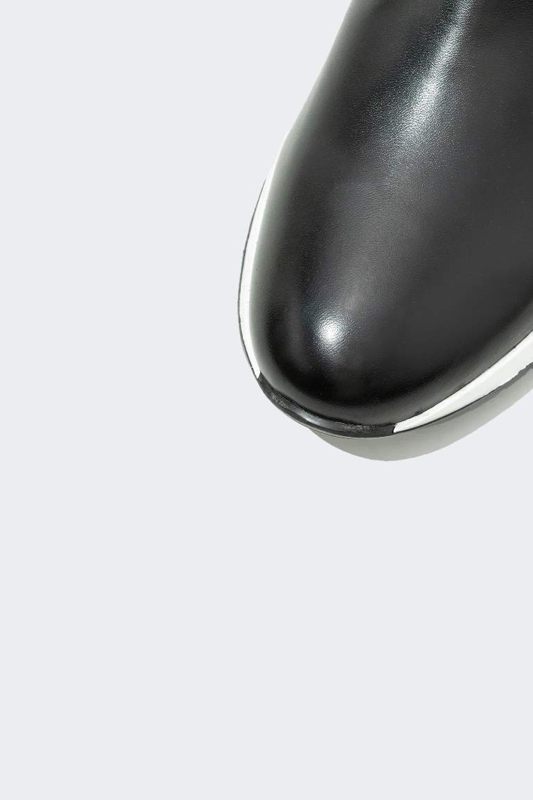 بوت رجالي بكعب عالي بدون رباط