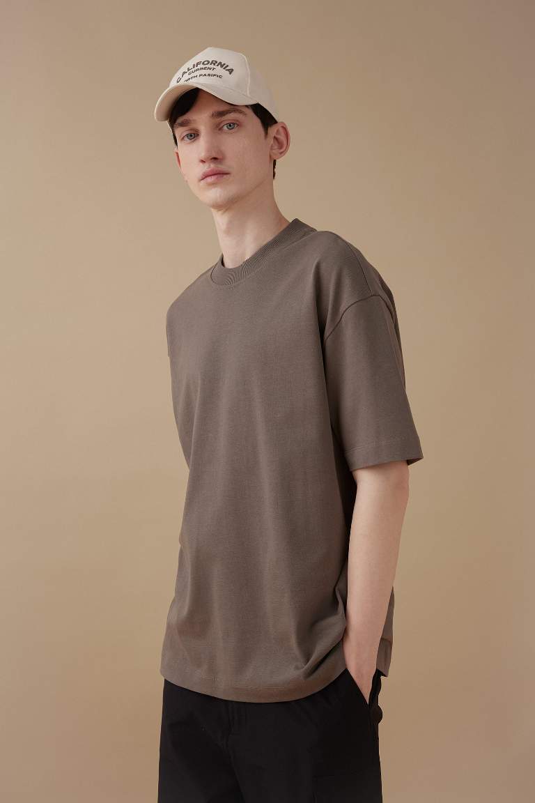 Oversize Fit Crew Neck Short Sleeve T-Shirt