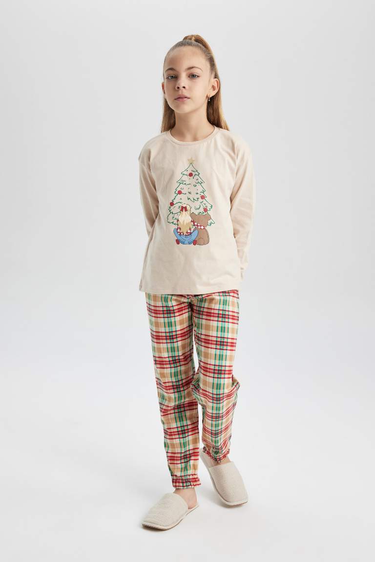 Girl Christmas Themed 2 Piece Pajama Set