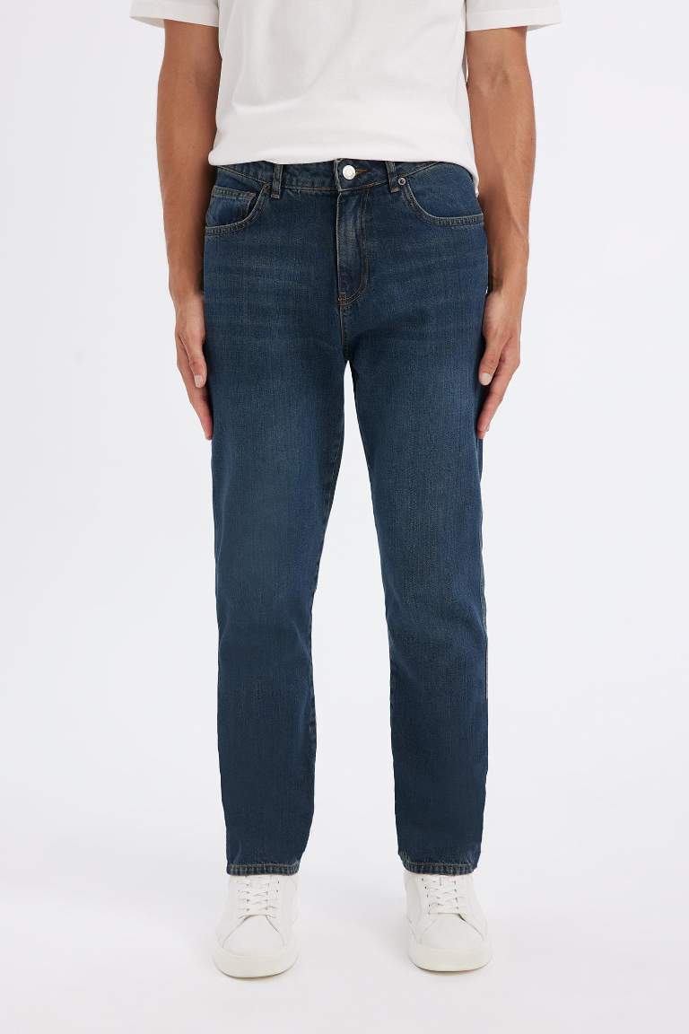 Straight Fit Normal Waist Pipe Leg Jeans