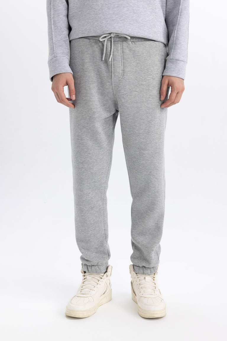 Grey MAN Regular Fit Zipper Pocket Sweatpants 2993032 | DeFacto