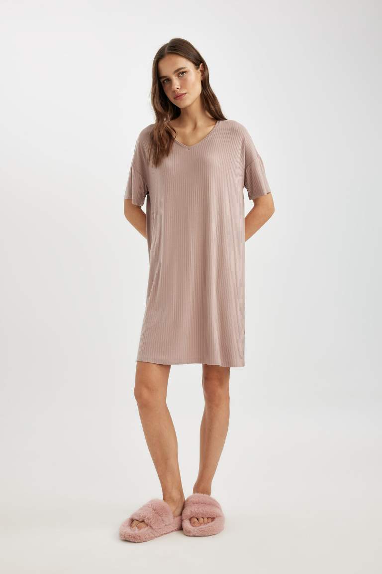 Fall in Love V-Neck Viscose Short Sleeve Nightgown