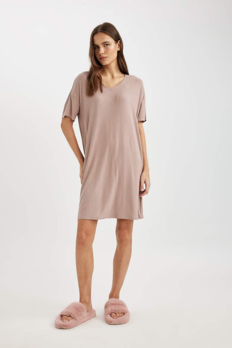 Fall in Love V-Neck Viscose Short Sleeve Nightgown