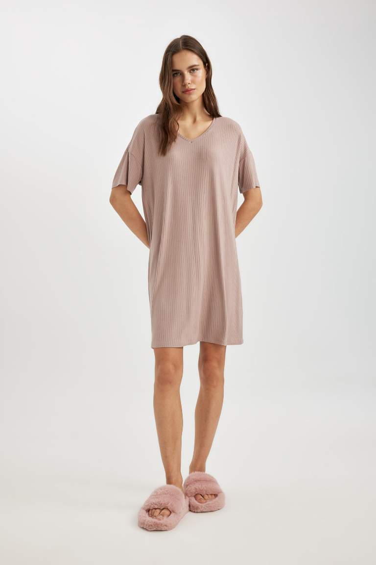 Chemise de Nuit Viscose à Manches Courtes à Col en V de Fall in Love