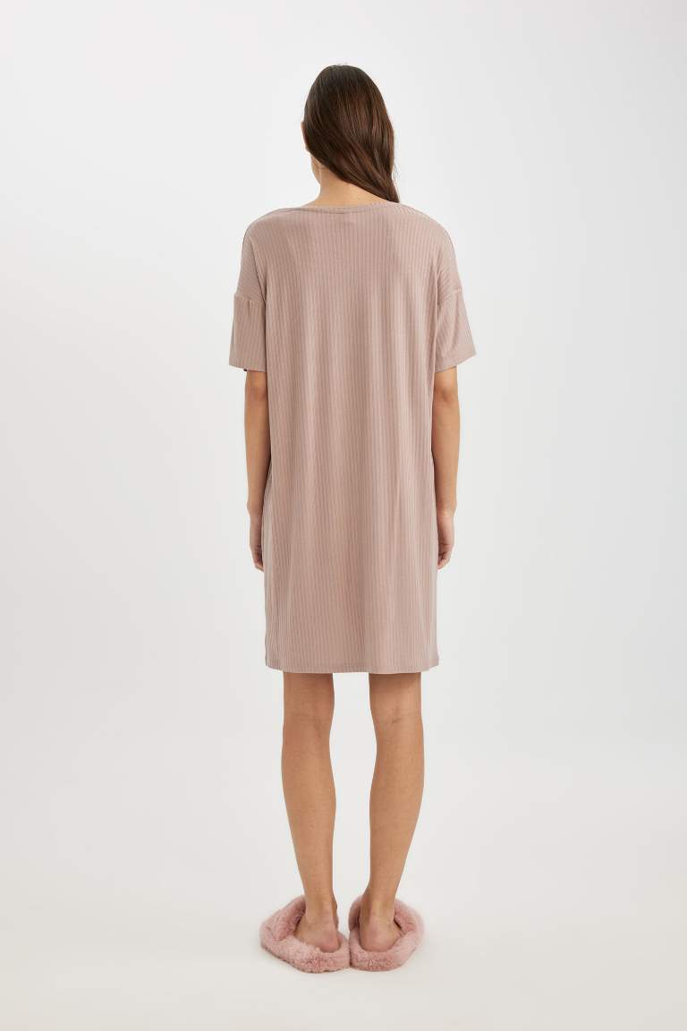 Fall in Love V-Neck Viscose Short Sleeve Nightgown