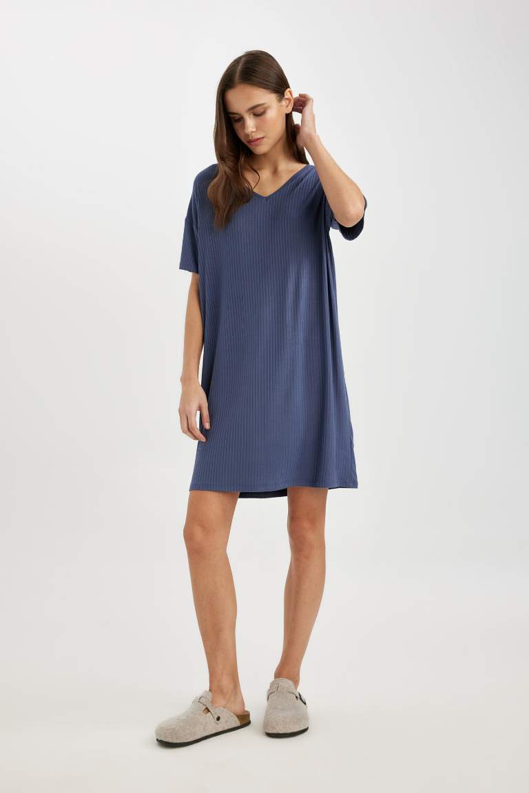 Fall in Love V-Neck Viscose Short Sleeve Nightgown