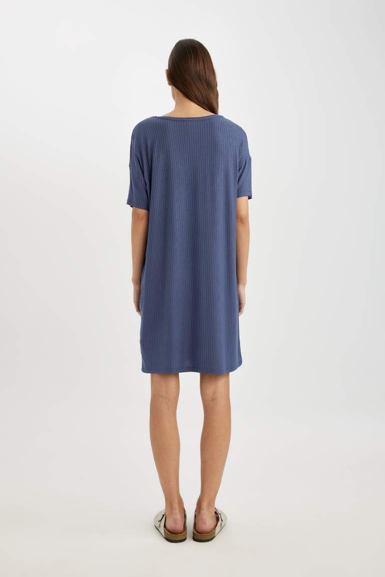 Fall in Love V-Neck Viscose Short Sleeve Nightgown