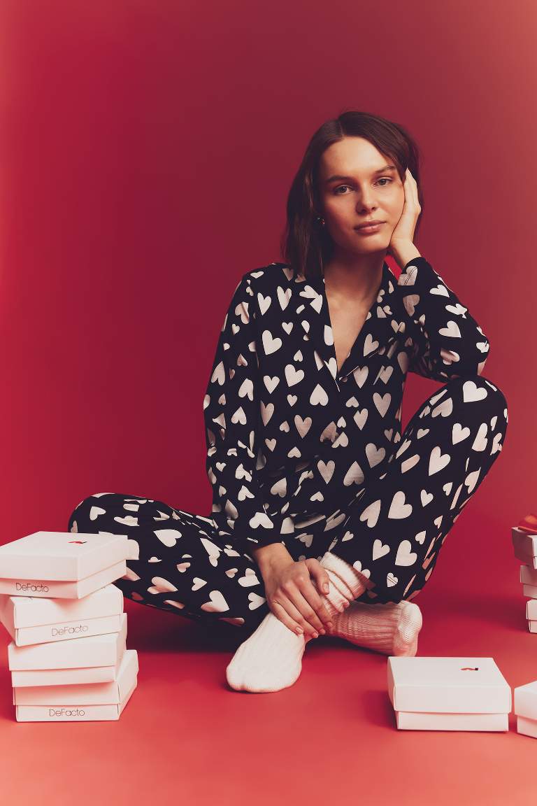 Fall in Love Kalp Desenli Uzun Kollu Pijama Takımı