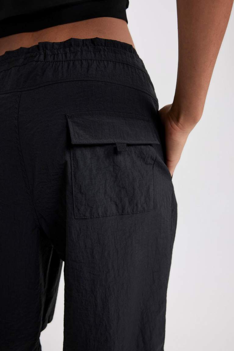 DeFactoFit Oversize Fit Double Pocket Parachute Trousers