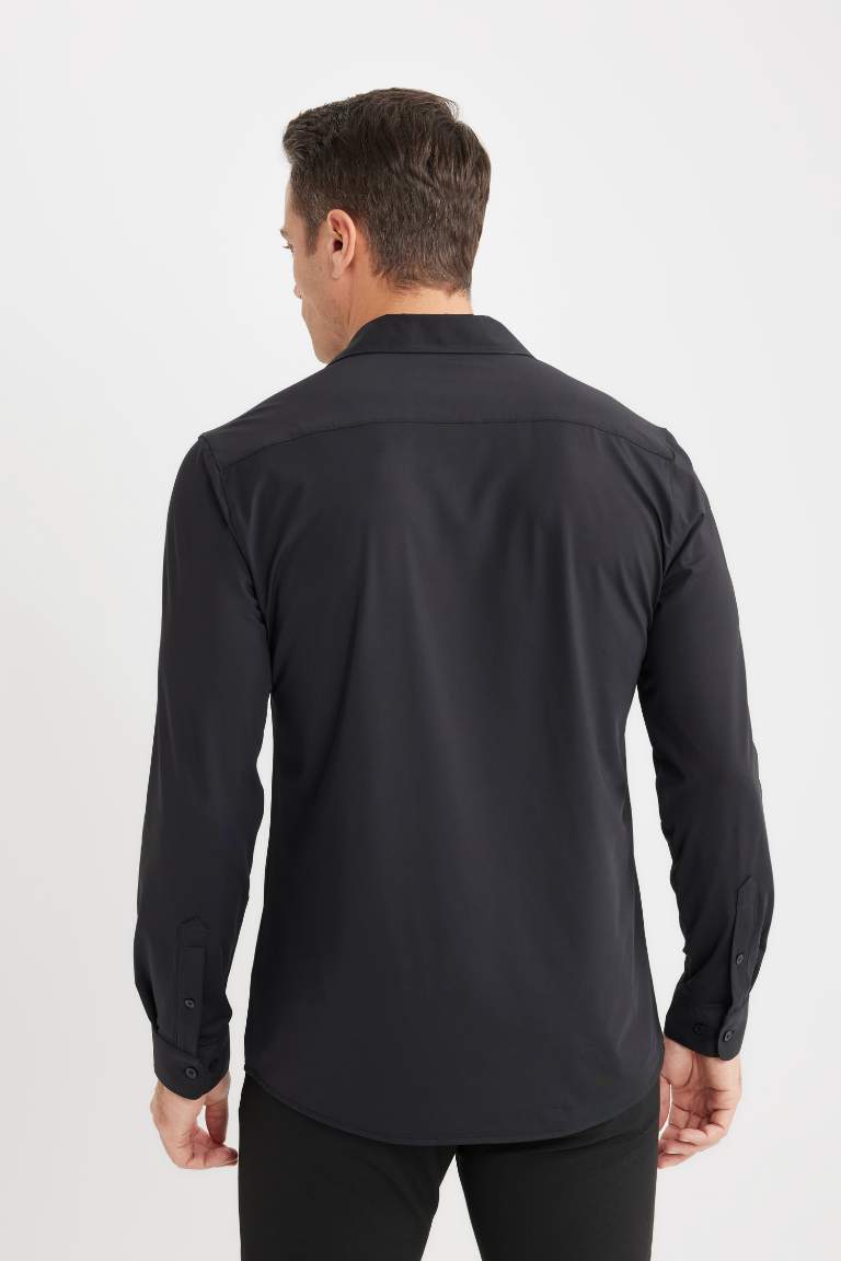 Chemise à manches longues et coupe slim