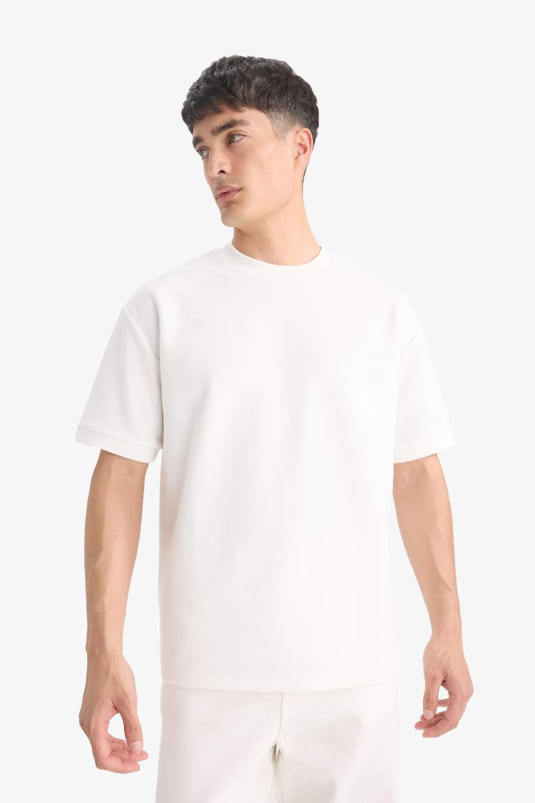 Oversize Geniş Kalıp Bisiklet Yaka Basic Düz Kısa Kollu Beyaz Tişört