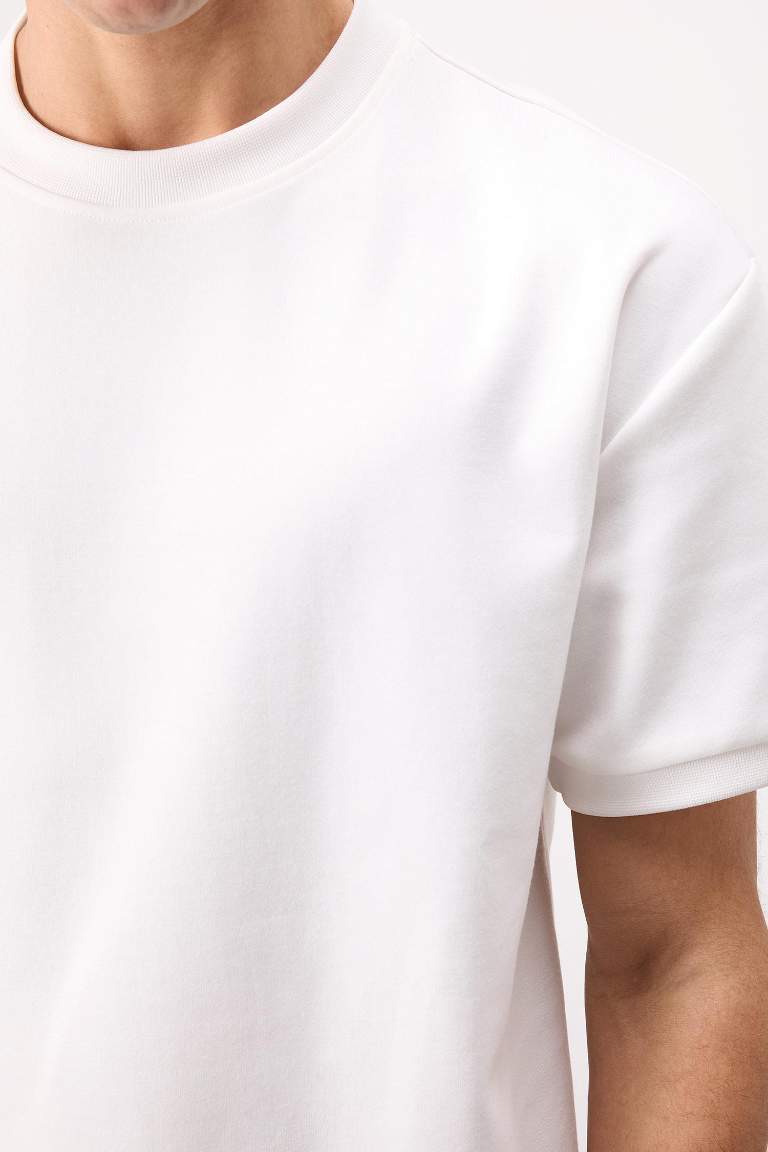 Oversize Geniş Kalıp Bisiklet Yaka Basic Düz Kısa Kollu Ağır Kumaş Beyaz Tişört