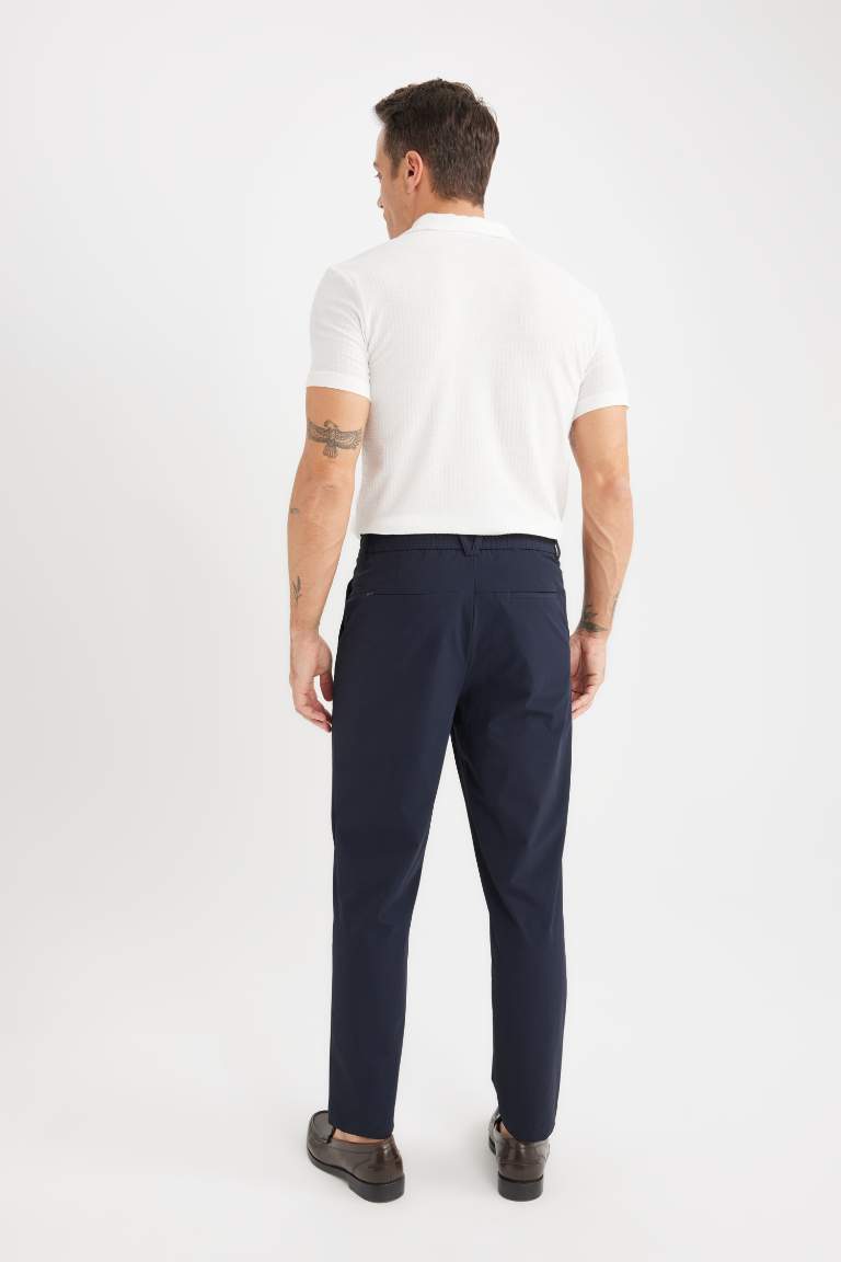 Pantalon classique à coupe droite